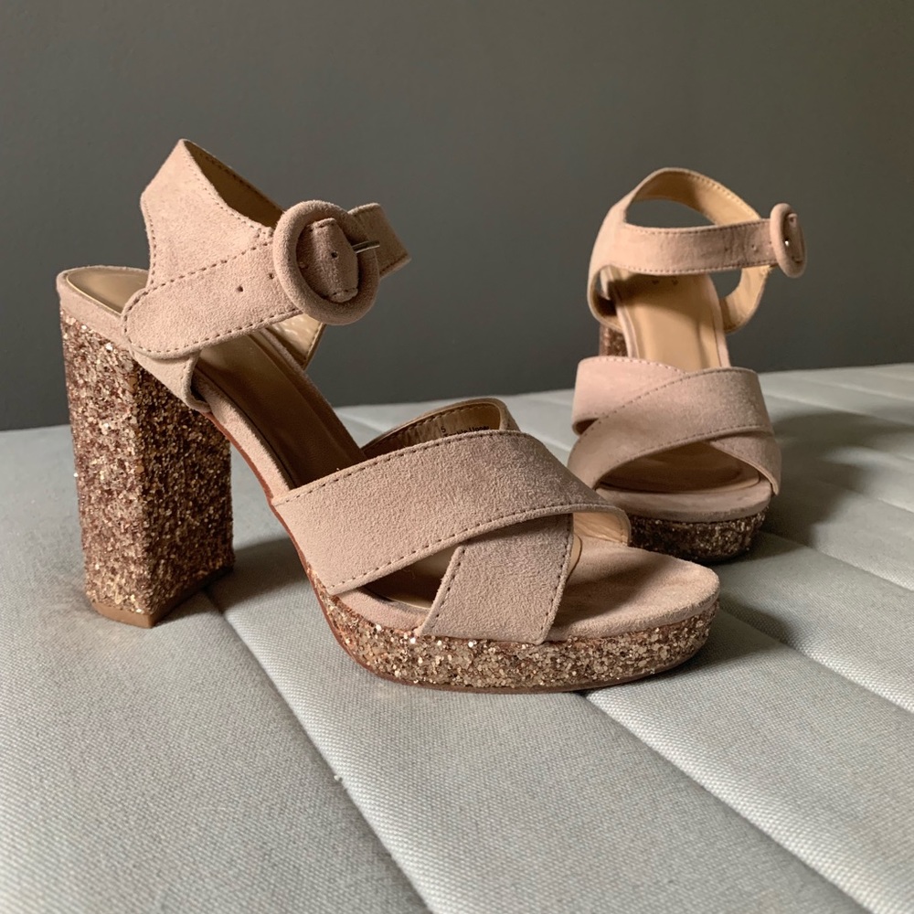 Rose gold sparkle platform heels  🥂
